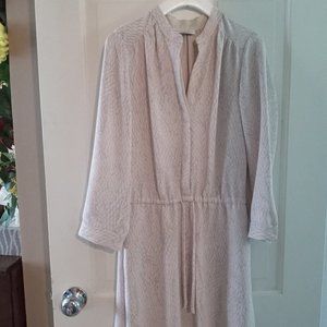 aritzia babaton bennett dress in cream/light gray print